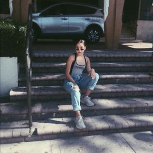 Meet your Posher, Leilani